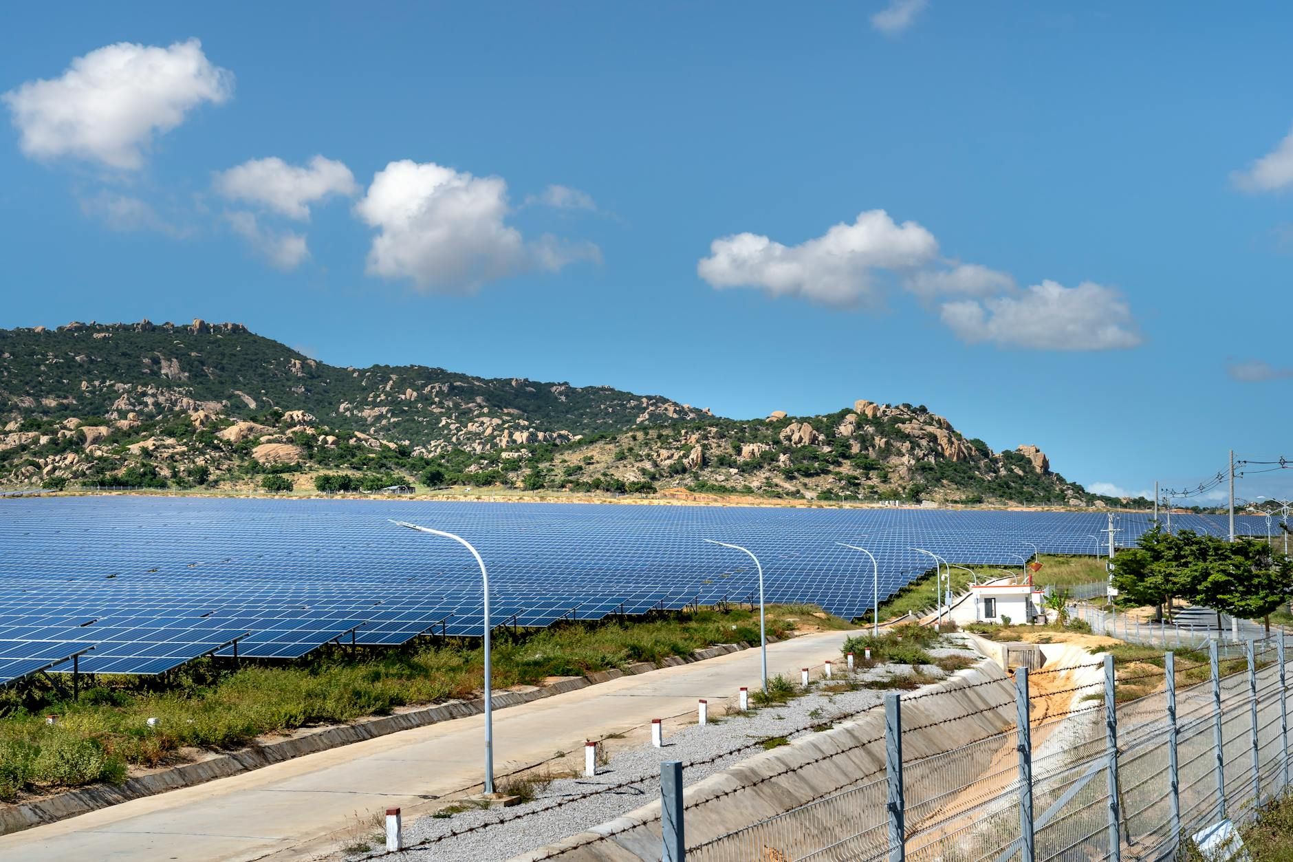 Sustainable Energy in India: What Tata Steel's Low-Emission Project Delays Mean for CXOs