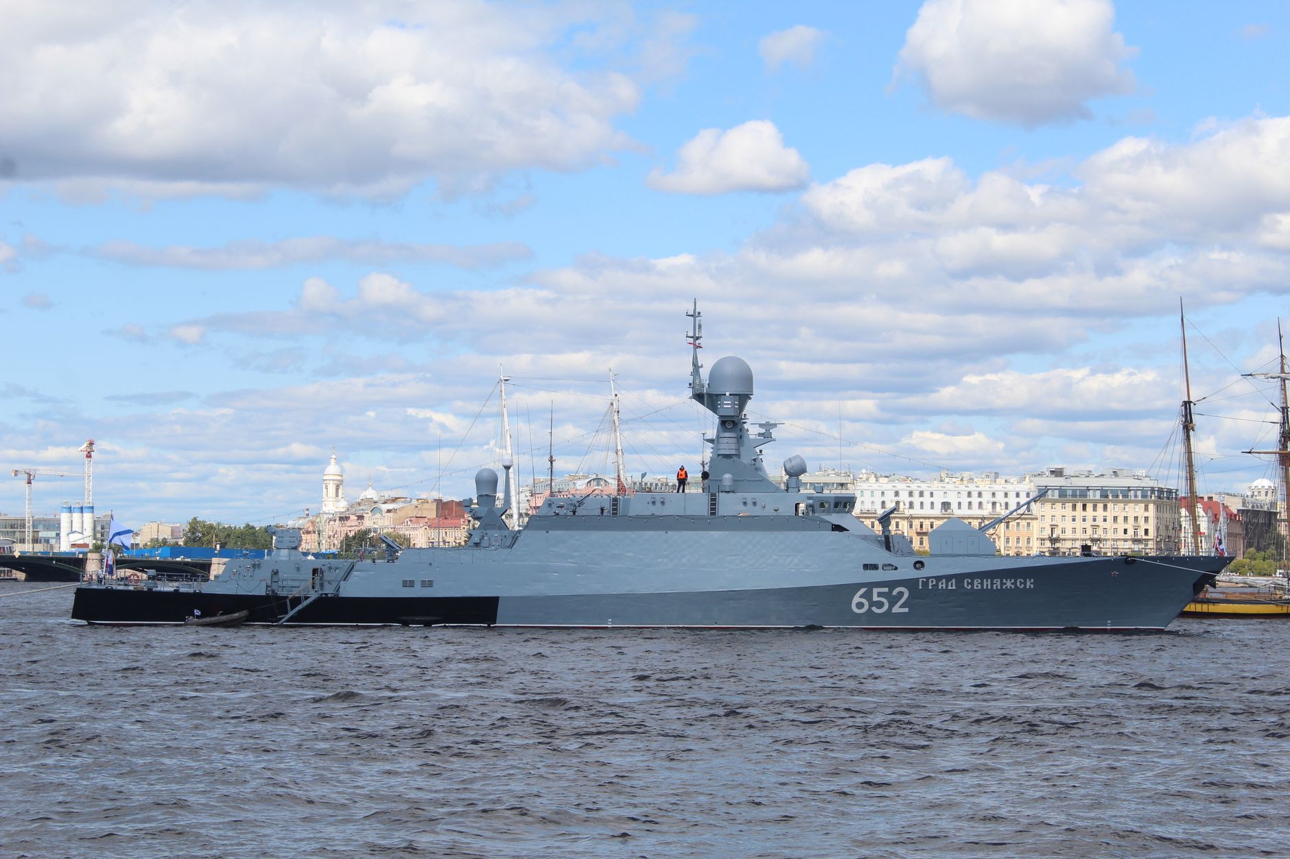 You Won't Believe What Happened to Indian Crew After US Missiles Hit Their Ships!